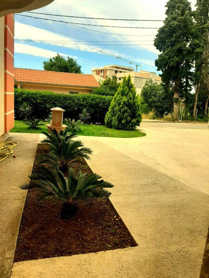 Apolon Apart Šušanj Bagian luar foto