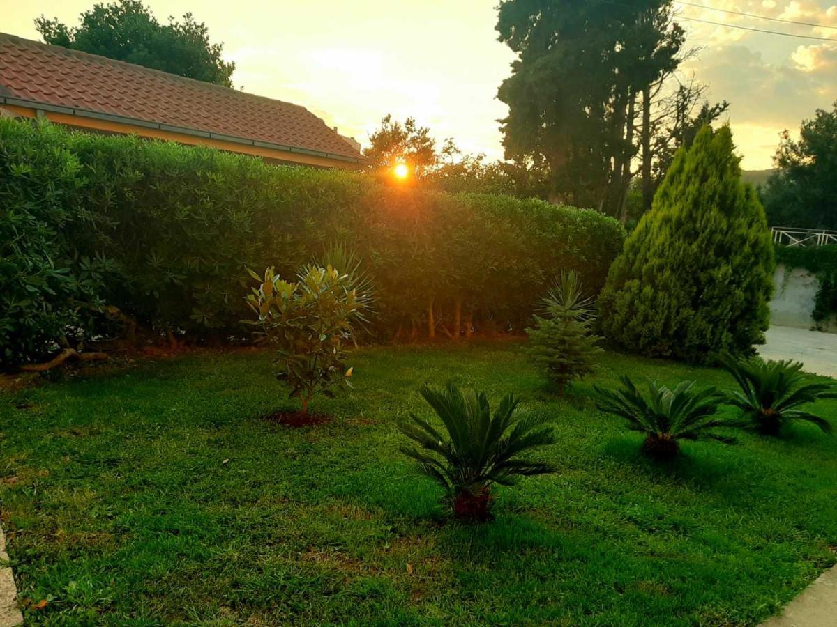 Apolon Apart Šušanj Bagian luar foto